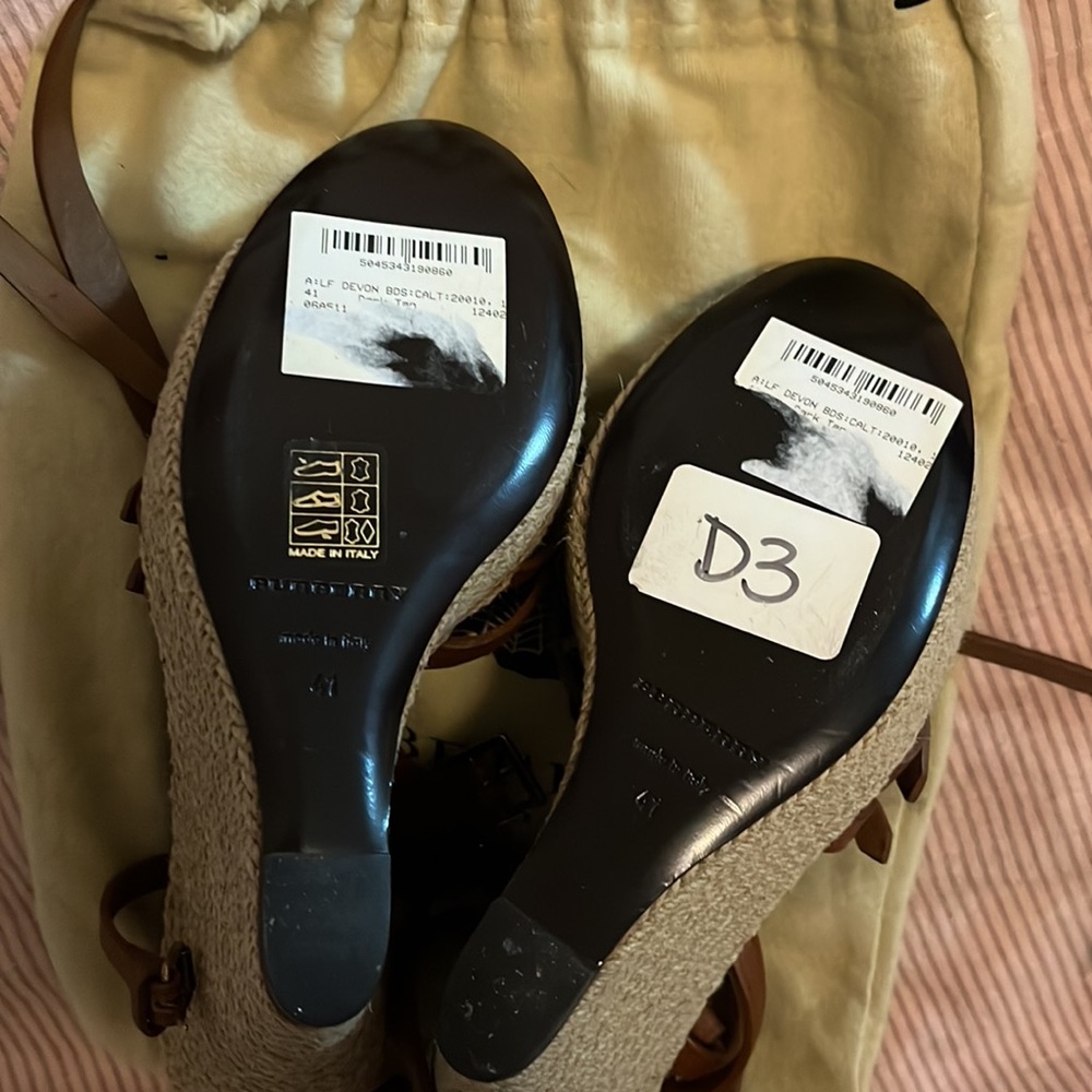 Attentive Burberry Wedge size 41 - Picture 3 of 3